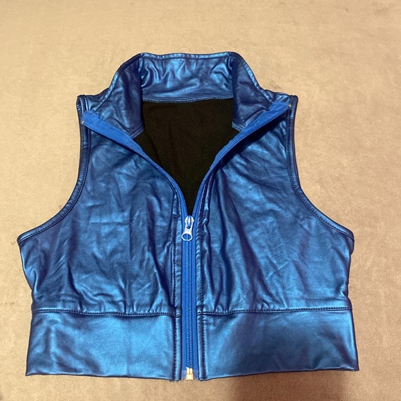 Metallic-like Crop Top - Picture 3 of 4